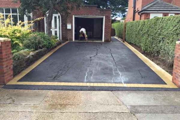 Laying Tarmac Driveways in Tetbury