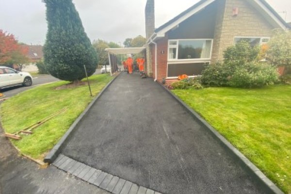 Laying Tarmac Driveways in Kingswood