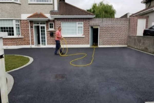 Laying Tarmac Driveways in Brockworth