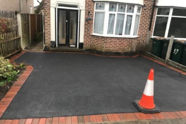 Laying Tarmac Driveways in Tidenham